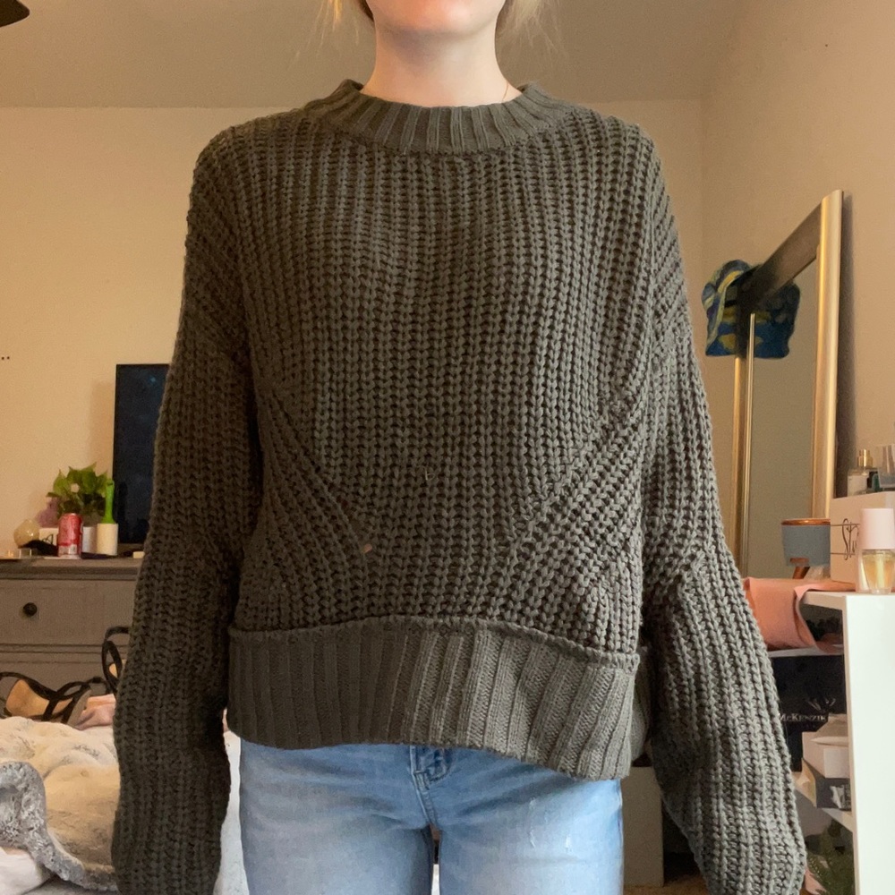 Army green chunky knit sweater, size small fits like a medium